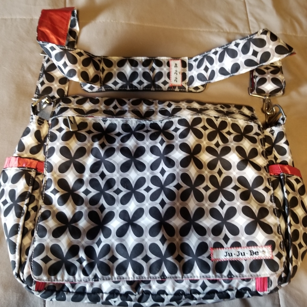 Ju Ju Be Better Be Messenger Style Diaper Bag